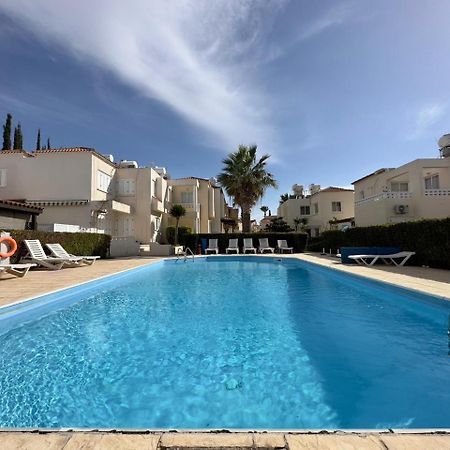 Cozy Nerina Cottage At Harbour Paphos Bagian luar foto