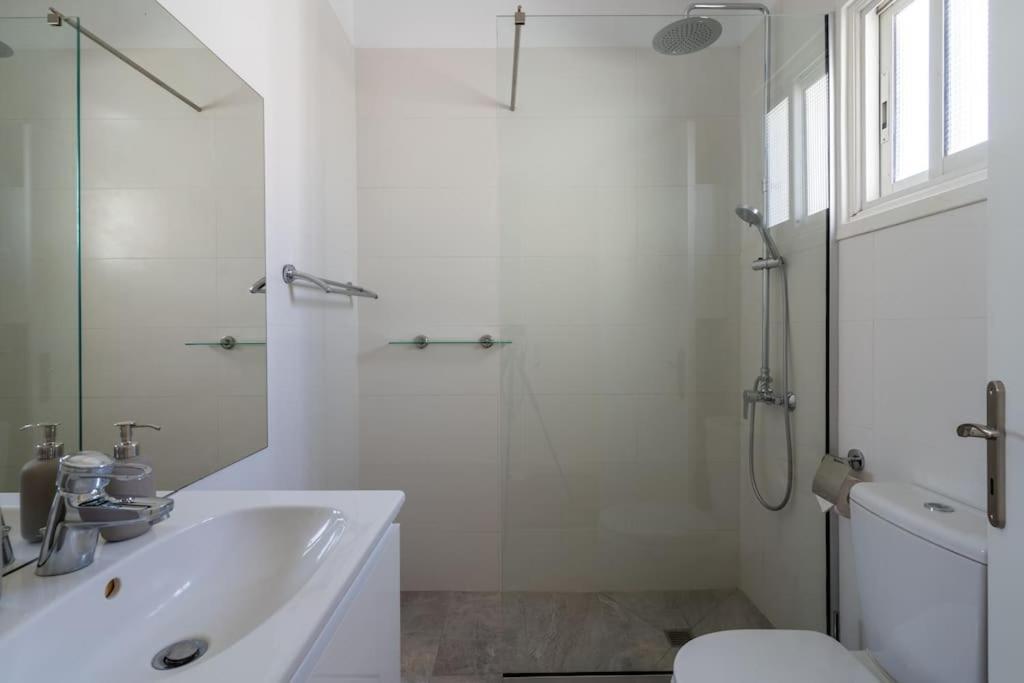 Cozy Nerina Cottage At Harbour Paphos Bagian luar foto