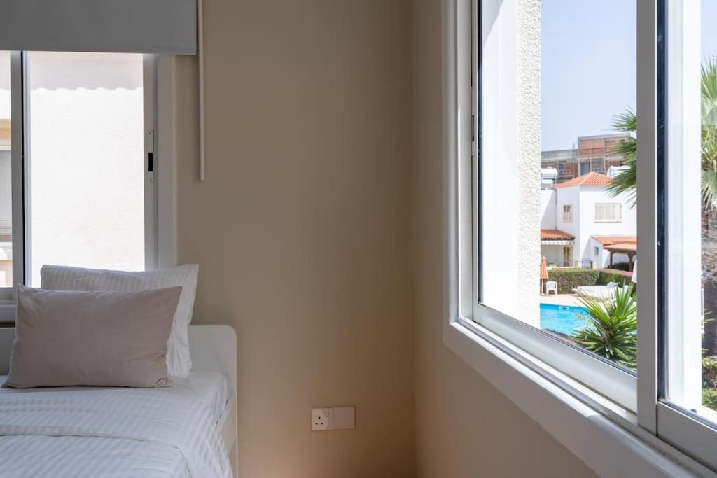 Cozy Nerina Cottage At Harbour Paphos Bagian luar foto