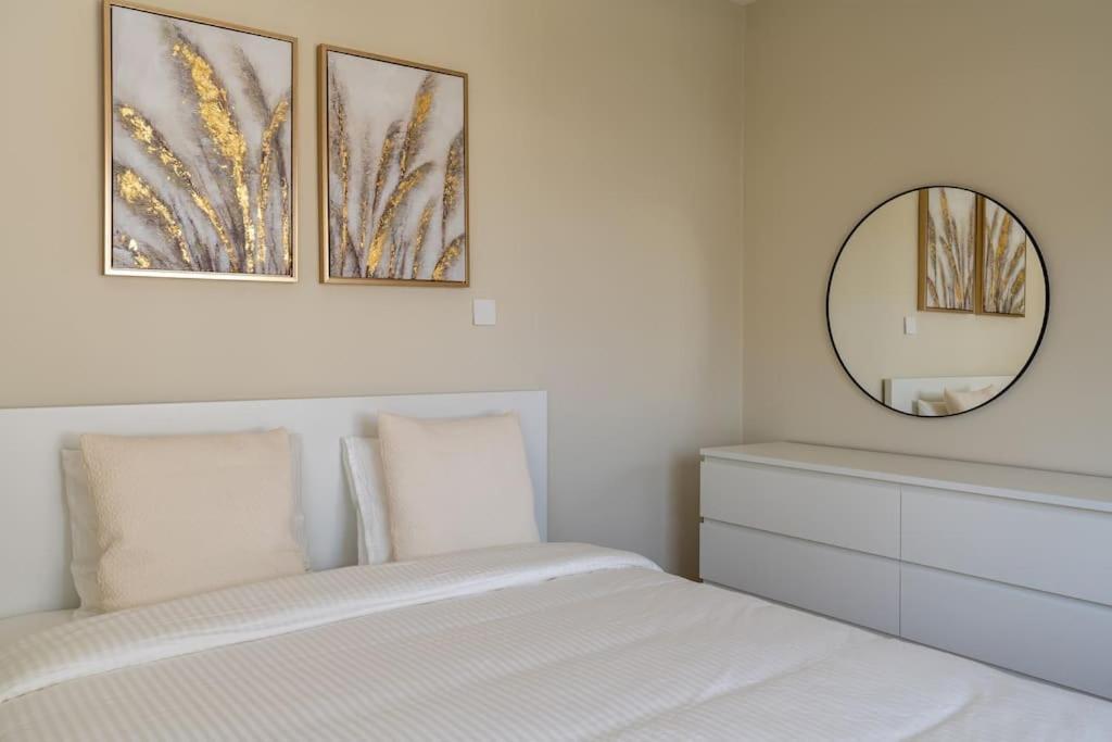 Cozy Nerina Cottage At Harbour Paphos Bagian luar foto