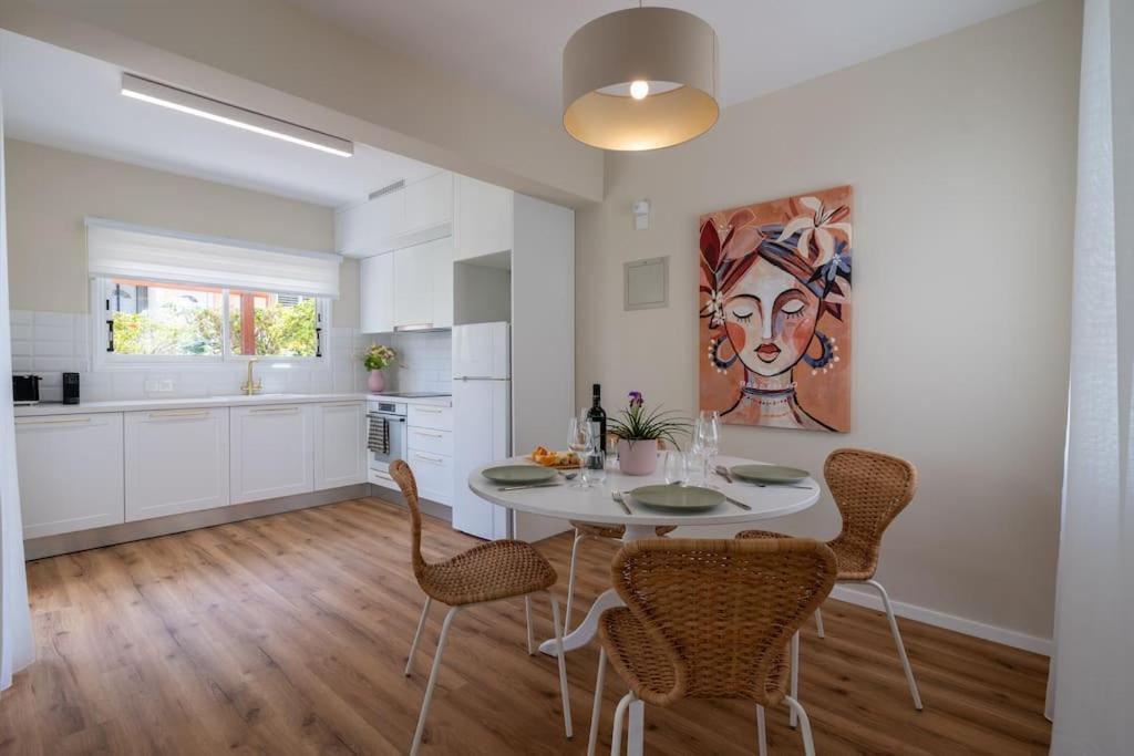 Cozy Nerina Cottage At Harbour Paphos Bagian luar foto