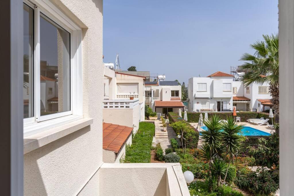 Cozy Nerina Cottage At Harbour Paphos Bagian luar foto